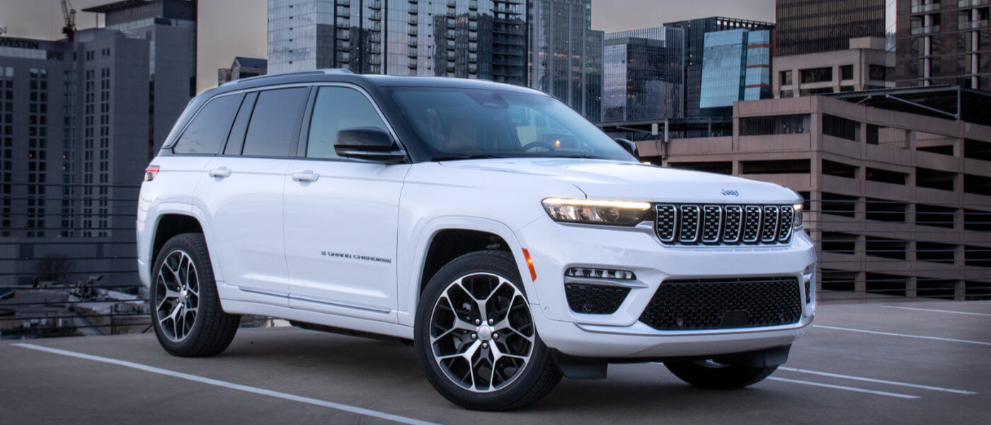 2023 Jeep Grand Cherokee Exterior City Parking Garage