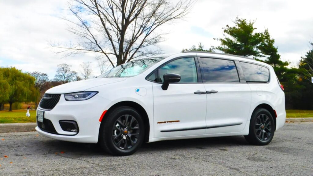 2024 Chrysler Pacifica Hybrid